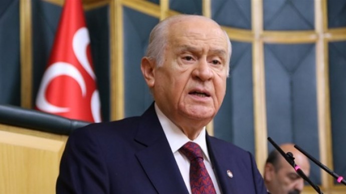 Bahçeli: Diyeceğiniz ne varsa söyleyin çözelim ama üniversite kapılarında dolduruşa gelmeyin